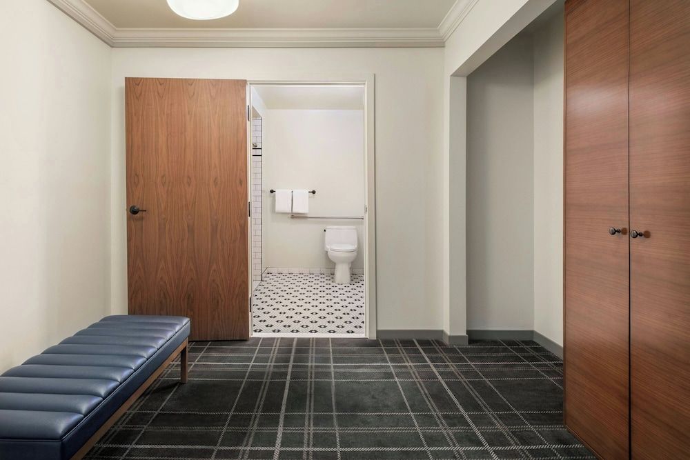 FOUND Hotels, Santa Monica, Series by Marriott Room, 2 Queen Beds 17