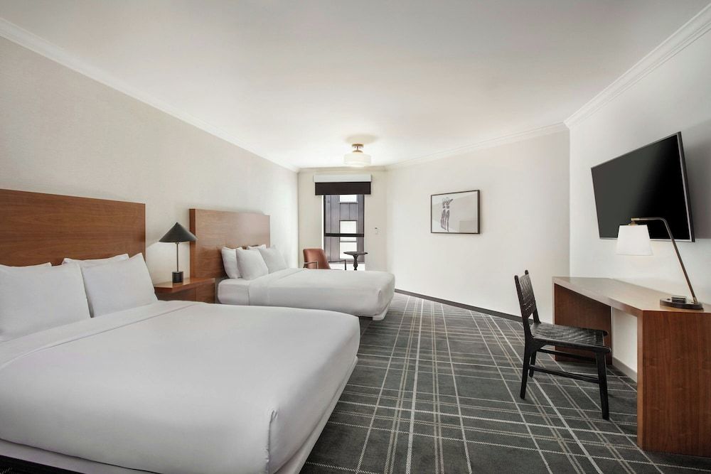 FOUND Hotels, Santa Monica, Series by Marriott Room, 2 Queen Beds 4