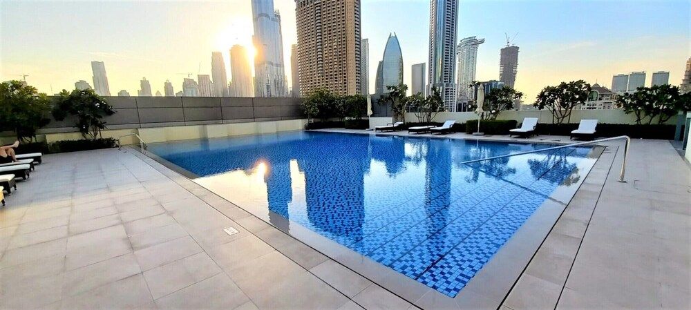 undefined Fabulous Stay in Downtown Views 9