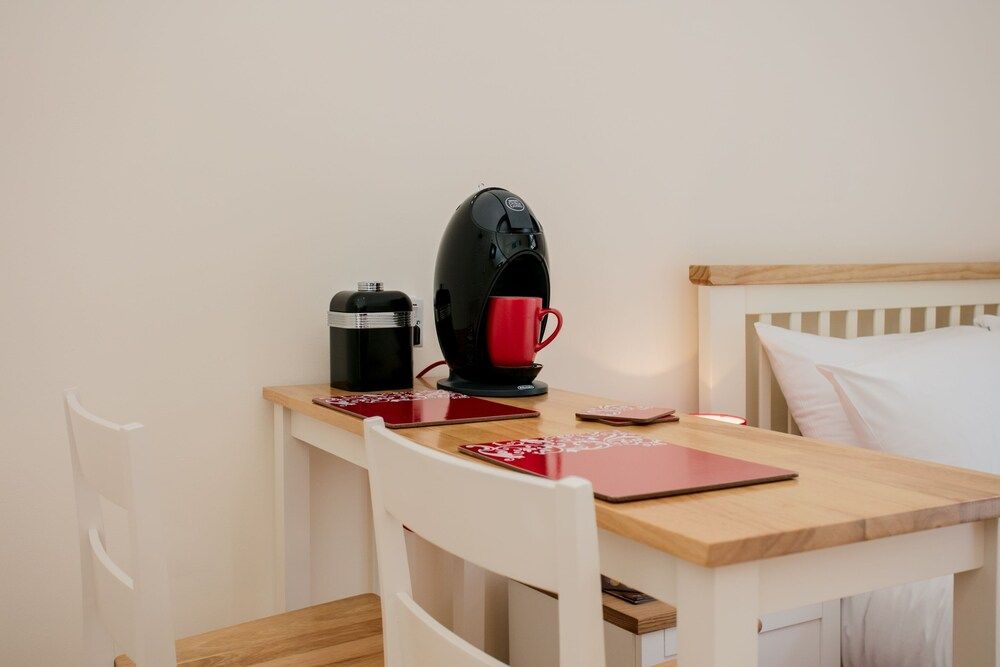 undefined Gorgeous Studio Apartment Near Pimlico 10