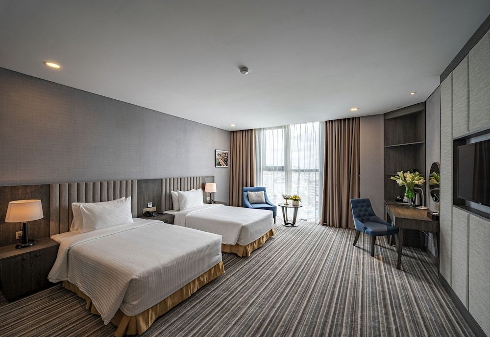 undefined Muong Thanh Luxury Saigon Hotel 2