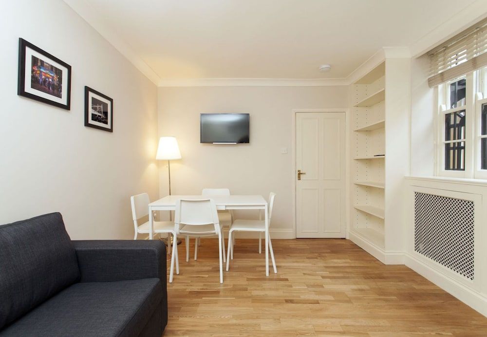 undefined Victoria Charming Atmosphere 10