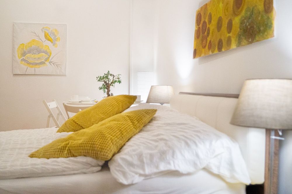 Beautiful 2BR - 12 min from Downtown Apartment 8