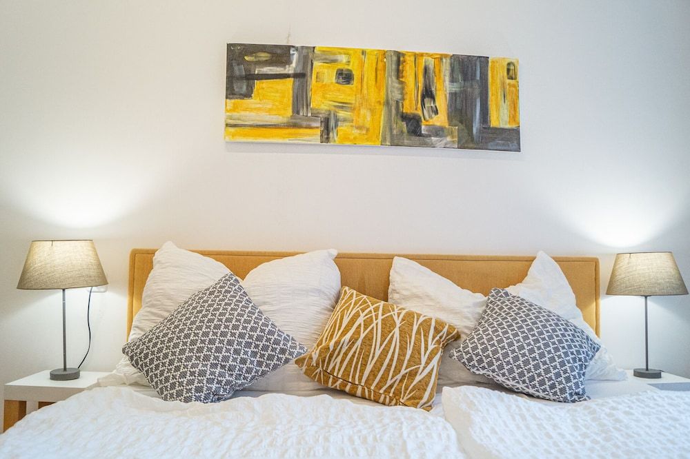 undefined Beautiful 2BR - 12 min from Downtown 4