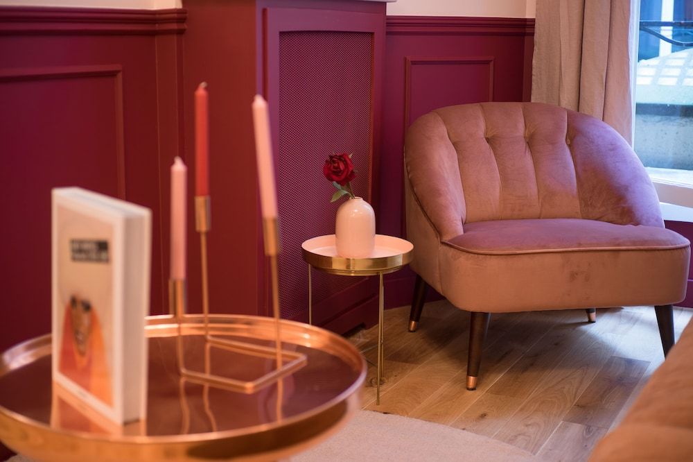 Miss Marguerite Suite Royal Apartment, Ensuite, Courtyard View 26