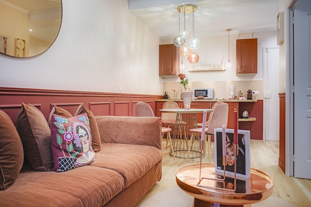 Miss Marguerite Suite Royal Apartment, Ensuite, Courtyard View 25