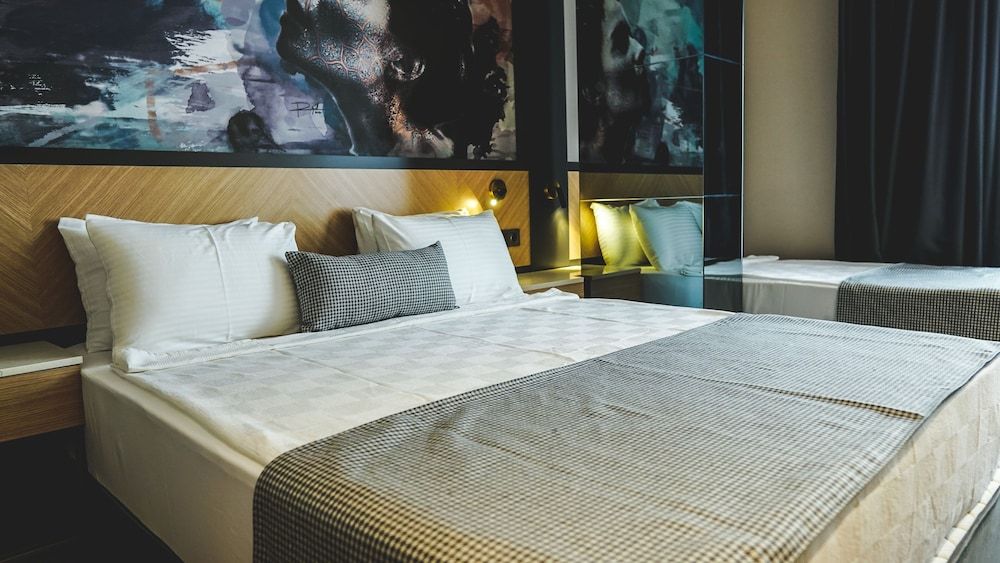 undefined Ni Hotel Lara 6