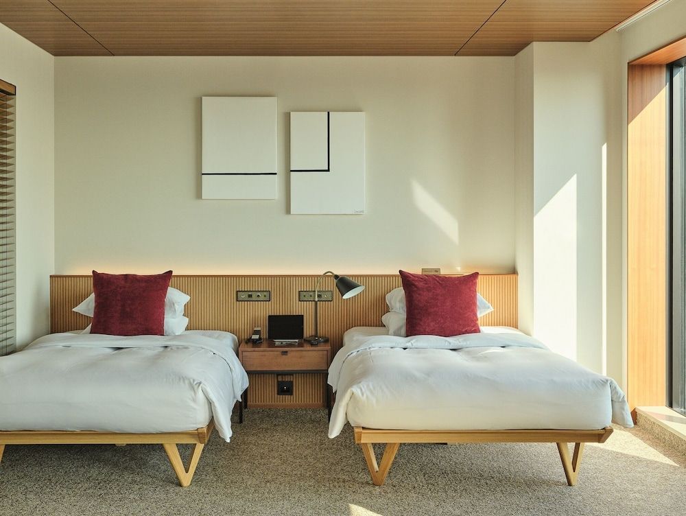 246 Suite Twin with City View