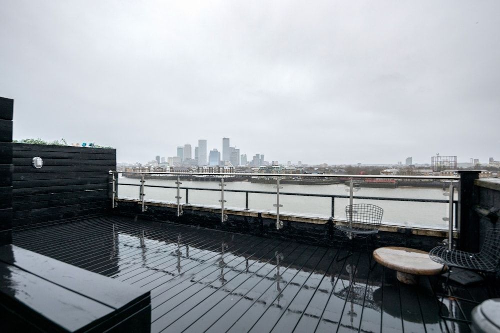 Skyline Water Front Penthouse Apartment Exclusive Apartment (Metro 605) 18