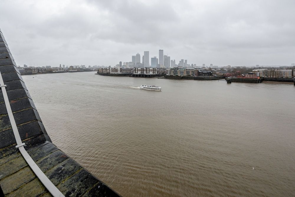 Skyline Water Front Penthouse Apartment Exclusive Apartment, River View (Metro 607) 19