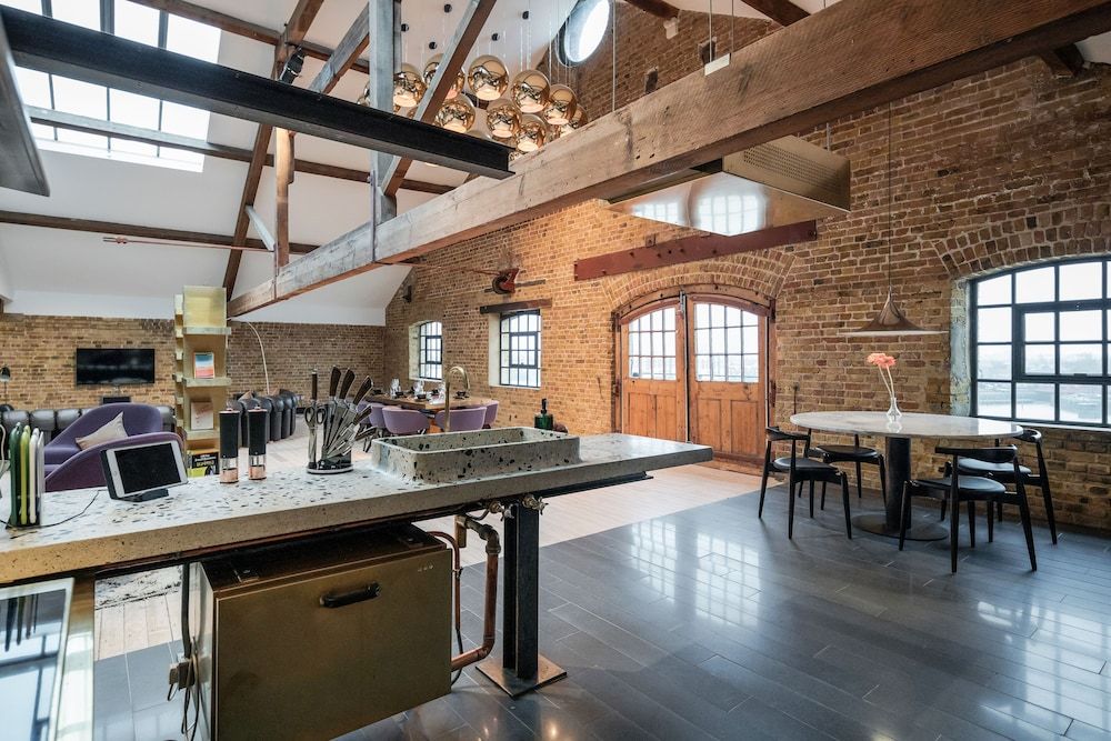 Skyline Water Front Penthouse Apartment Exclusive Apartment (Metro 605) 10