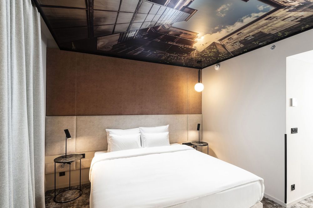 undefined Three Corners Downtown Hotel 3