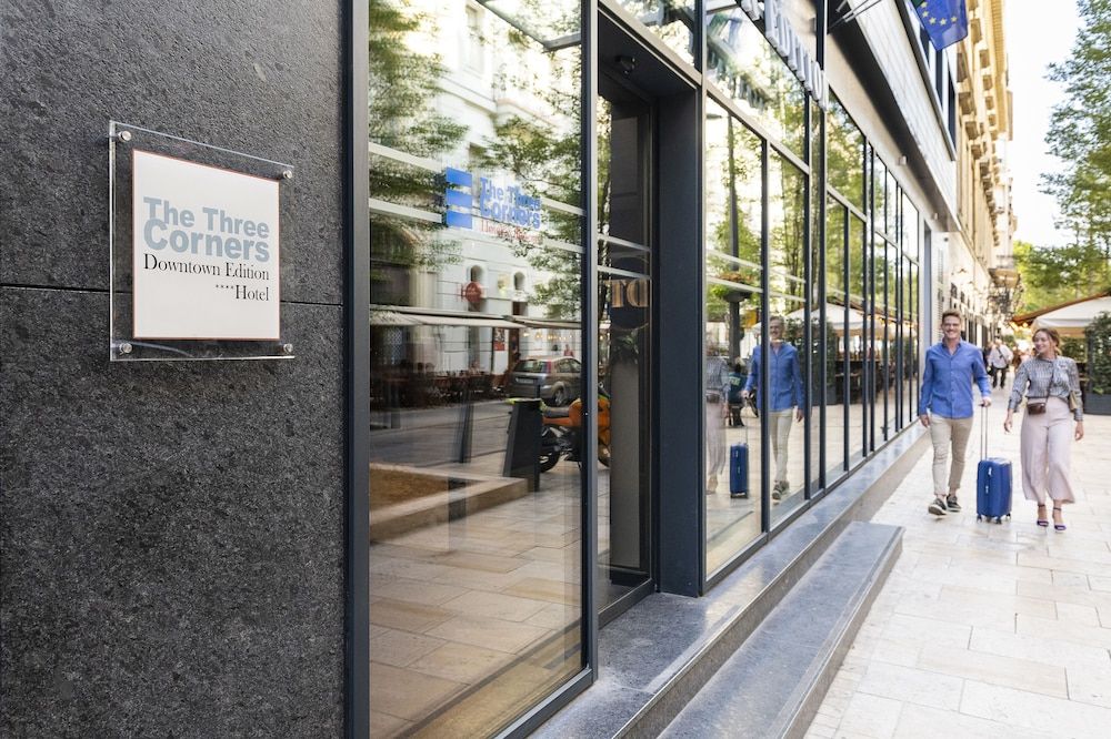 undefined Three Corners Downtown Hotel 2