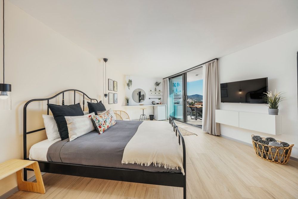 Payava Hotel by True Blue Deluxe Double Room 9