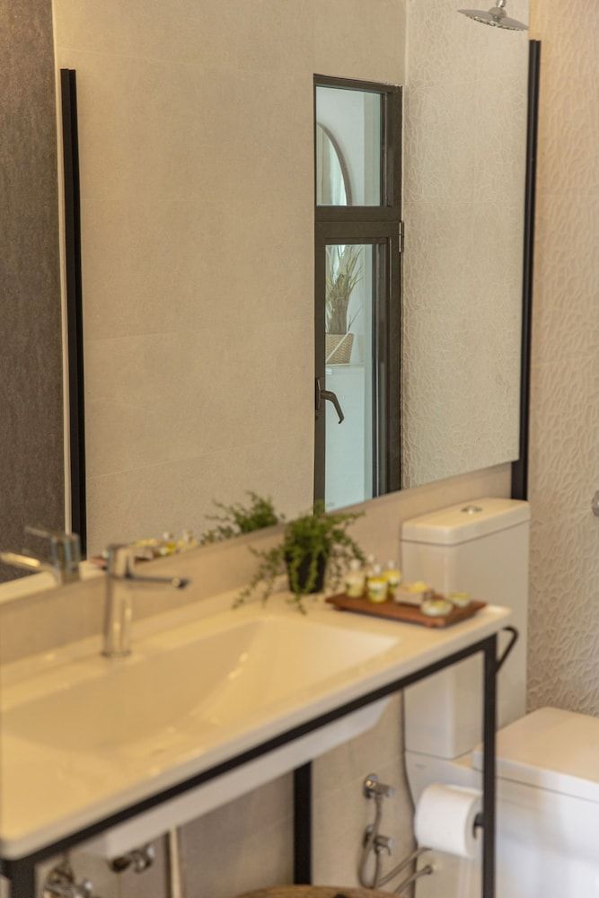 Payava Hotel by True Blue Deluxe Double Room 11