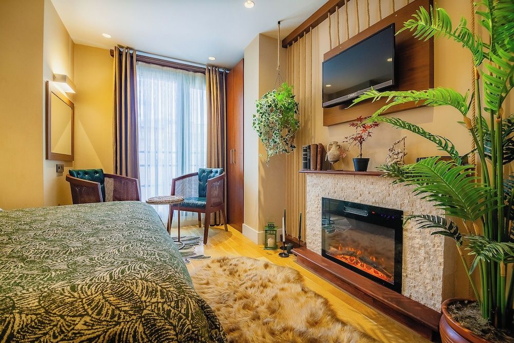 Lord Morgan Exclusive Design & Cihangir Deluxe Suite 2