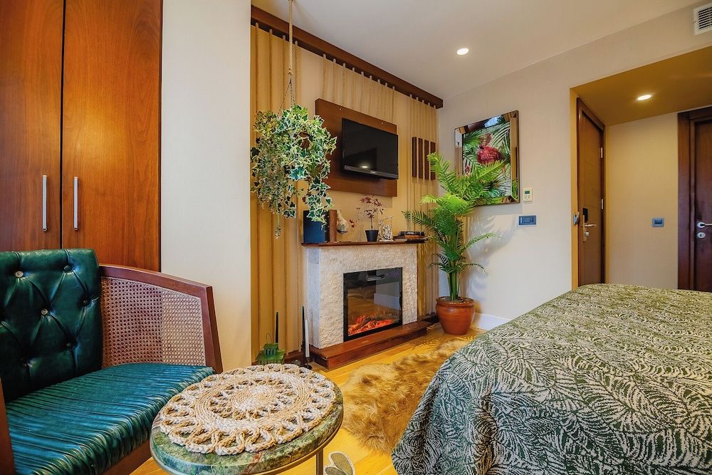 Lord Morgan Exclusive Design & Cihangir Deluxe Suite 4