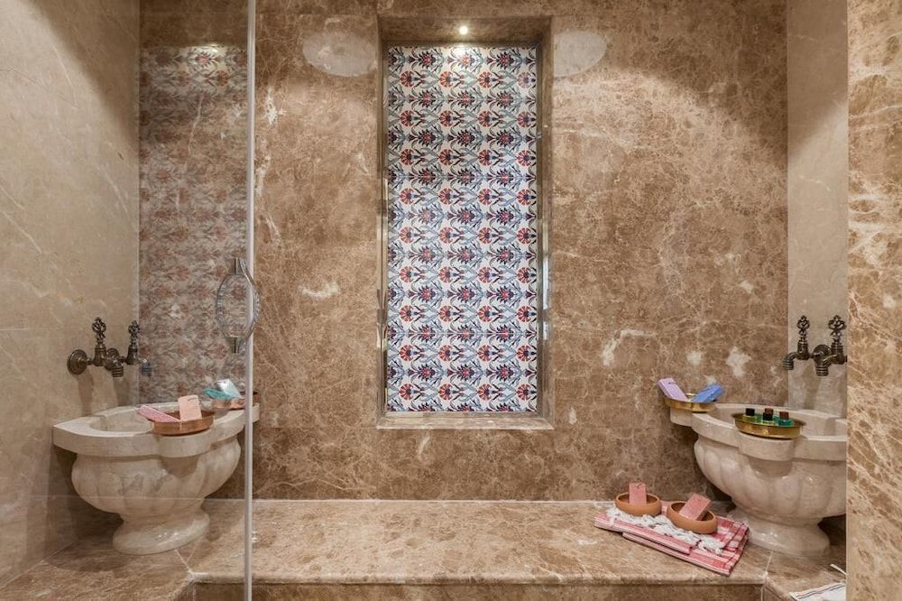 Lord Morgan Exclusive Design & Cihangir Deluxe Suite 8