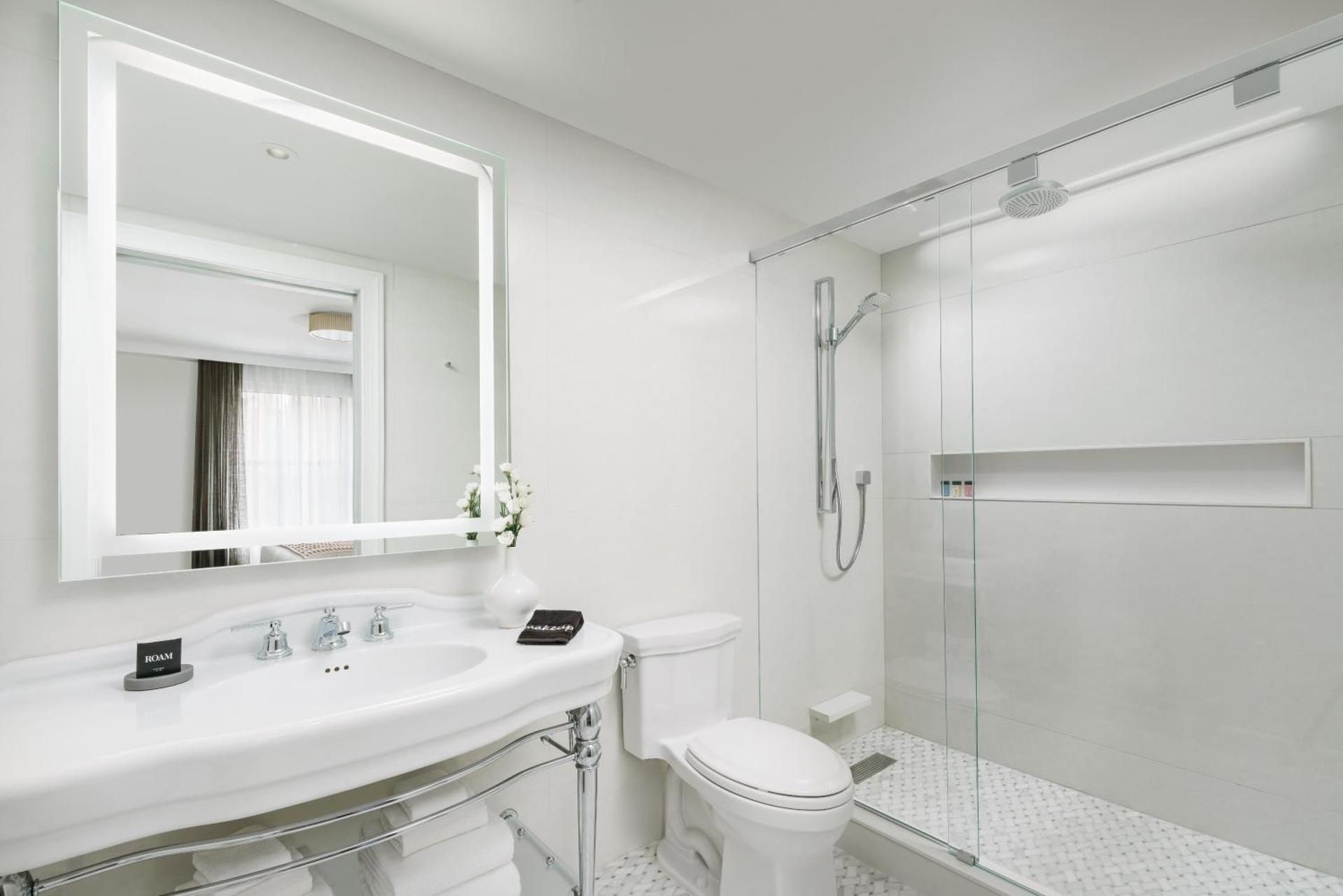 One Bedroom Queen Suite