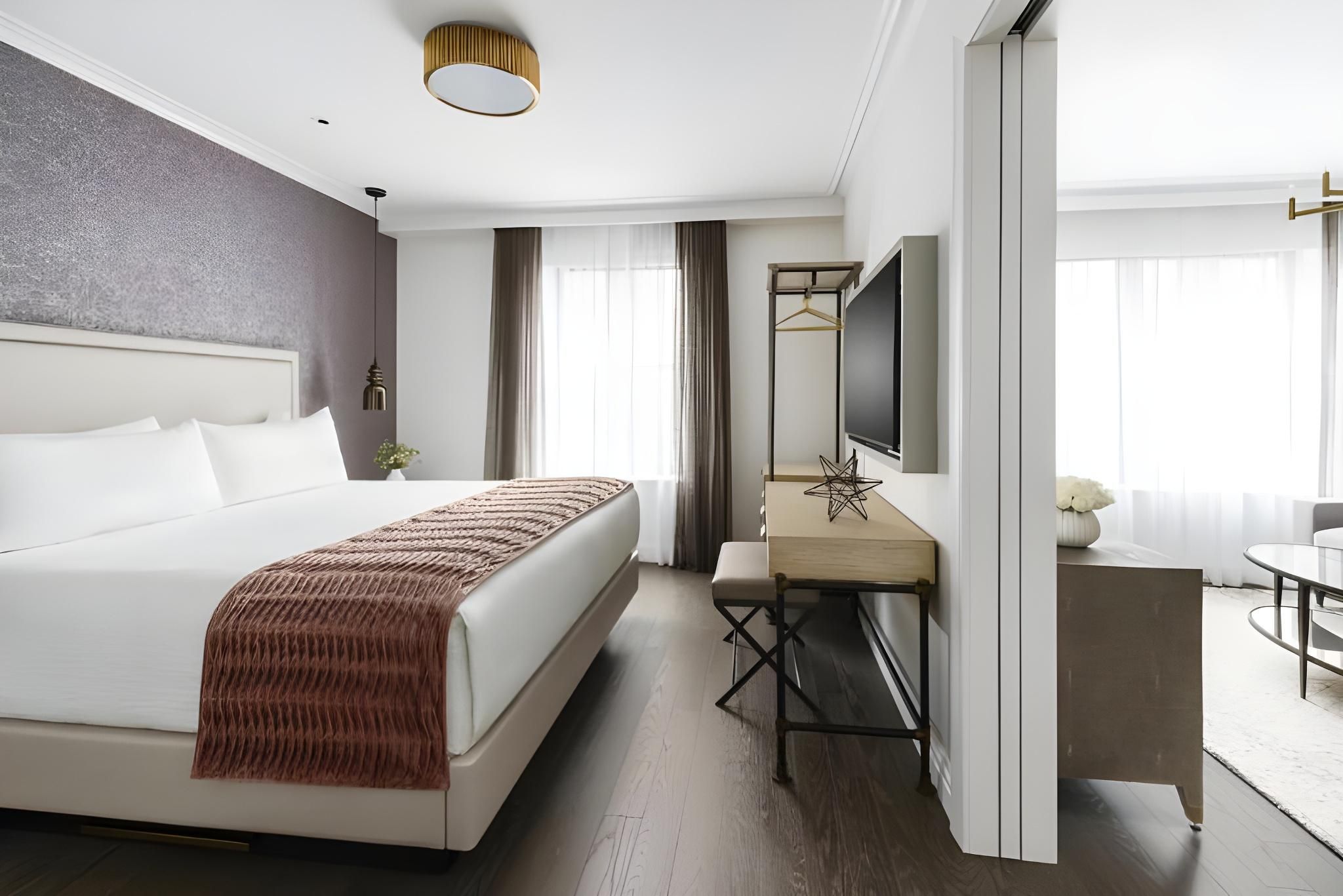 One Bedroom Queen Suite