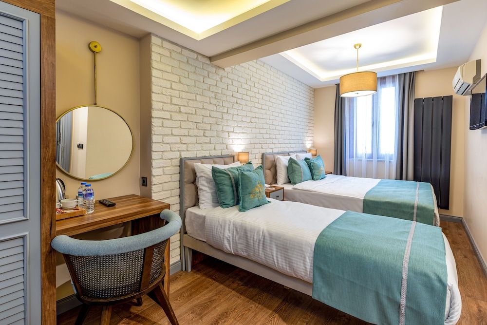 Interstar Hotel Triple Room 2