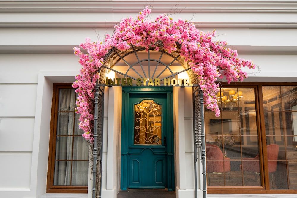 undefined Interstar Hotel 9