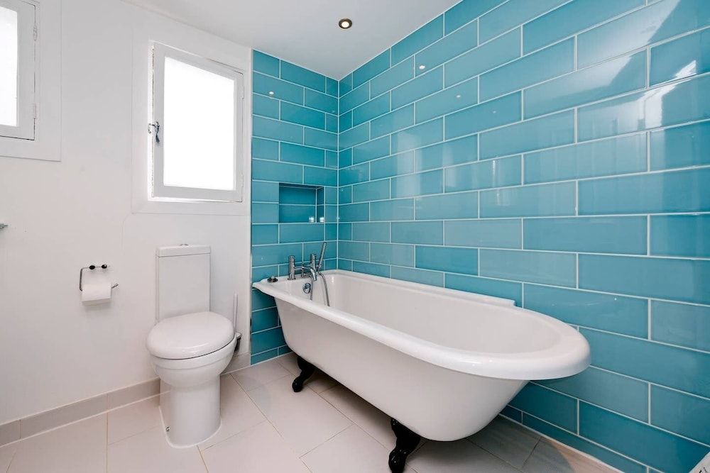 Bright & Spacious 5 Bed House in Charming Putney House (5 Bedrooms) 20