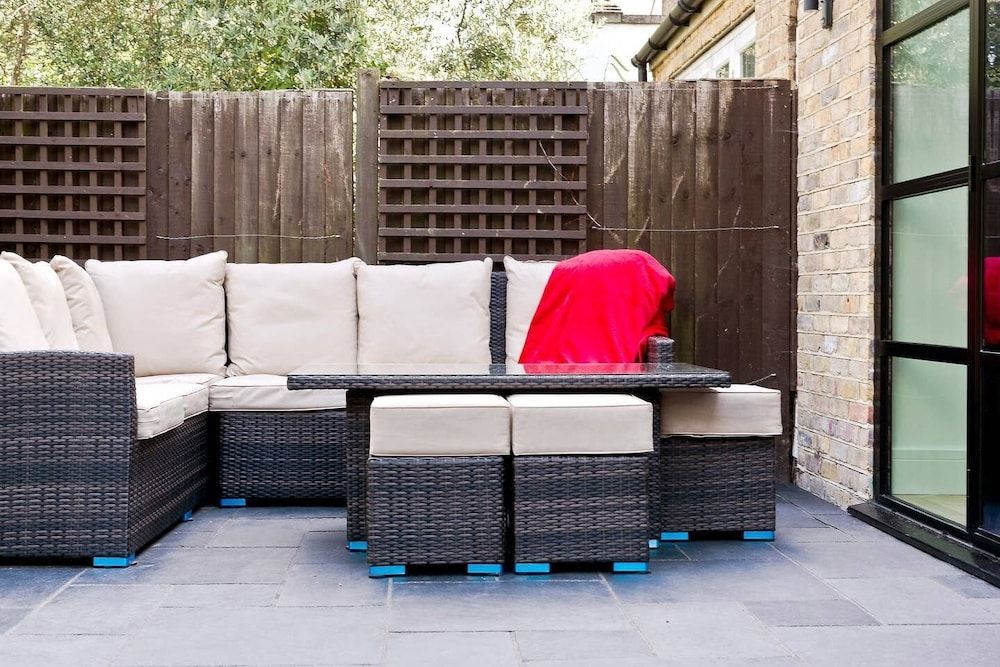 Bright & Spacious 5 Bed House in Charming Putney House (5 Bedrooms) 18