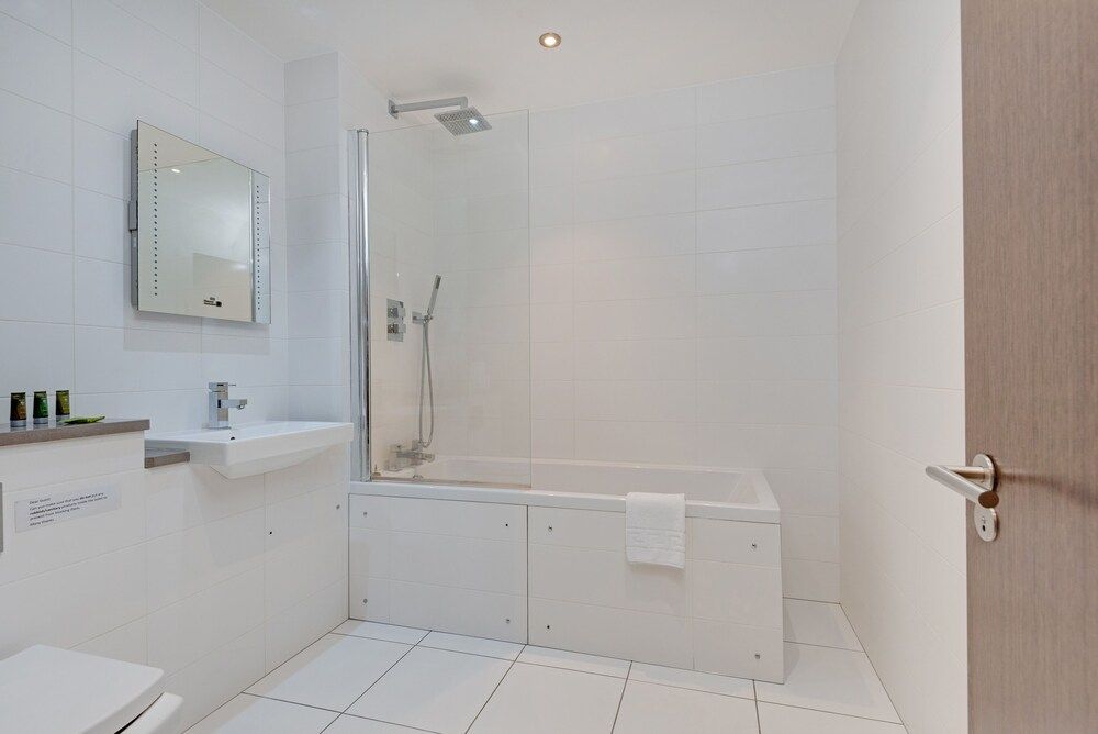 Heinze Building by City Living London Flat 401 Farringdon Road 8