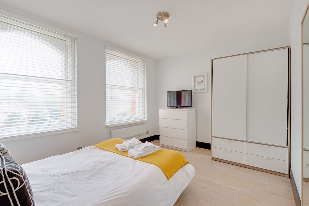 Heinze Building by City Living London Flat 401 Farringdon Road 2