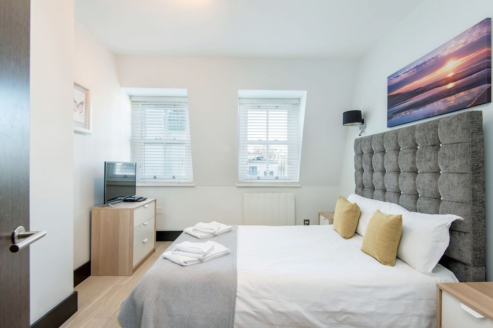 Heinze Building by City Living London Flat 501 Farringdon Road 4