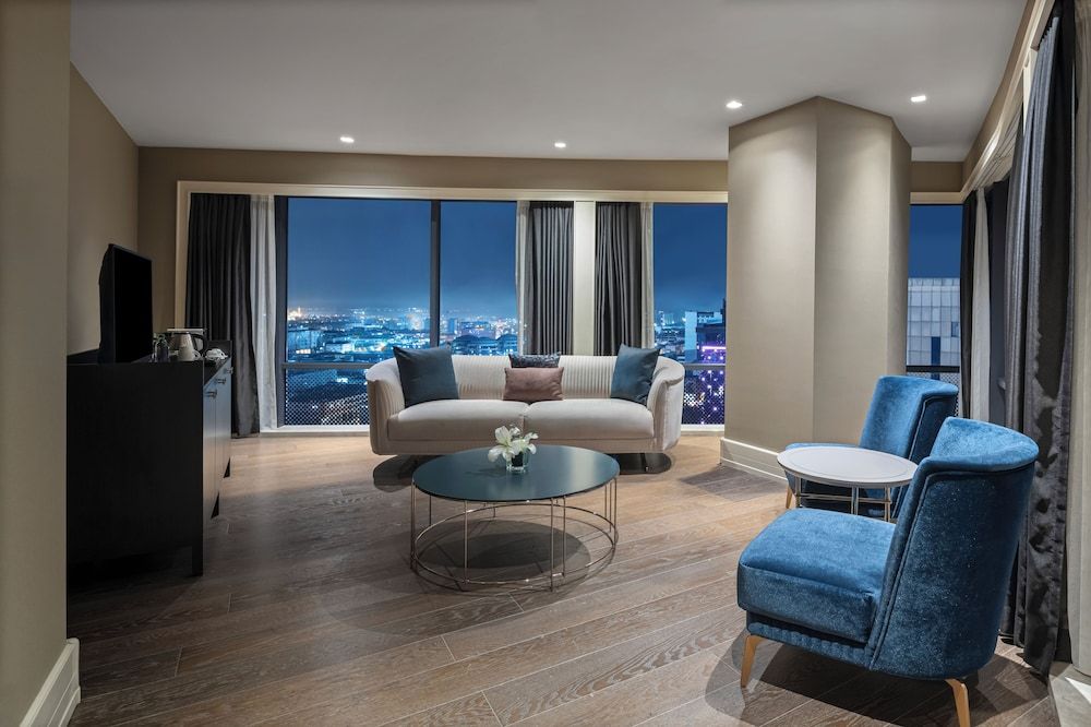 undefined Windsor Hotel & Convention Center