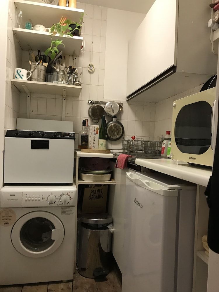 undefined Hyde Park Studio 7