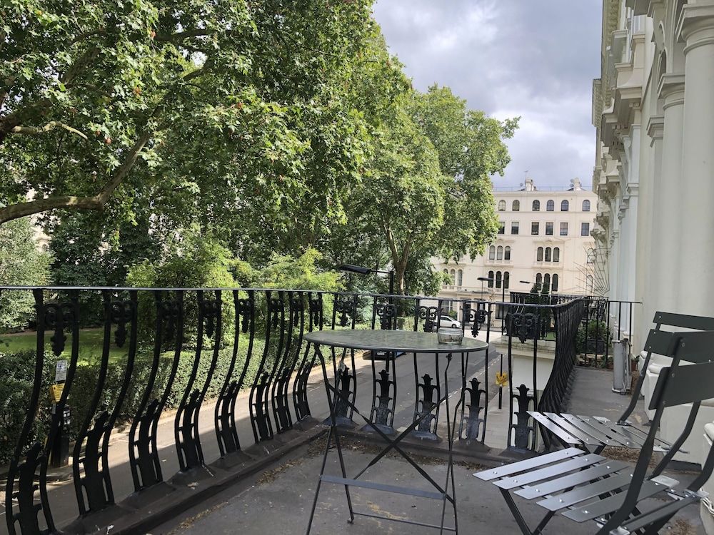 Hyde Park Studio Basic Studio 10