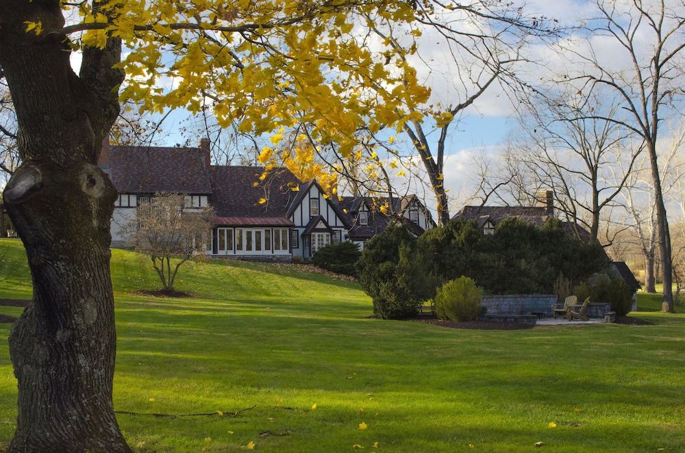 Hillbrook Inn Room (The Serenity Suite) 4