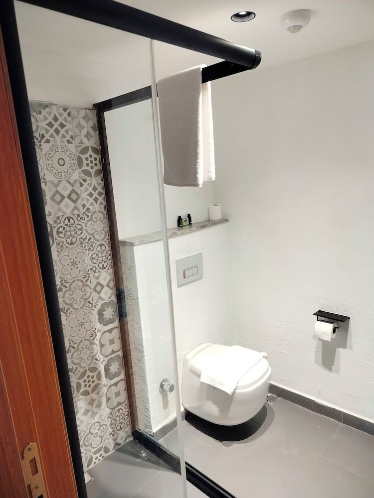 Beşiktaş Konuk Hotel Standard Room, 1 Double Bed 9