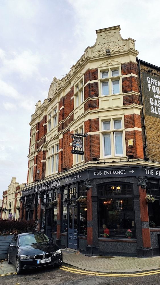 undefined OYO The Kilburn Arms 2