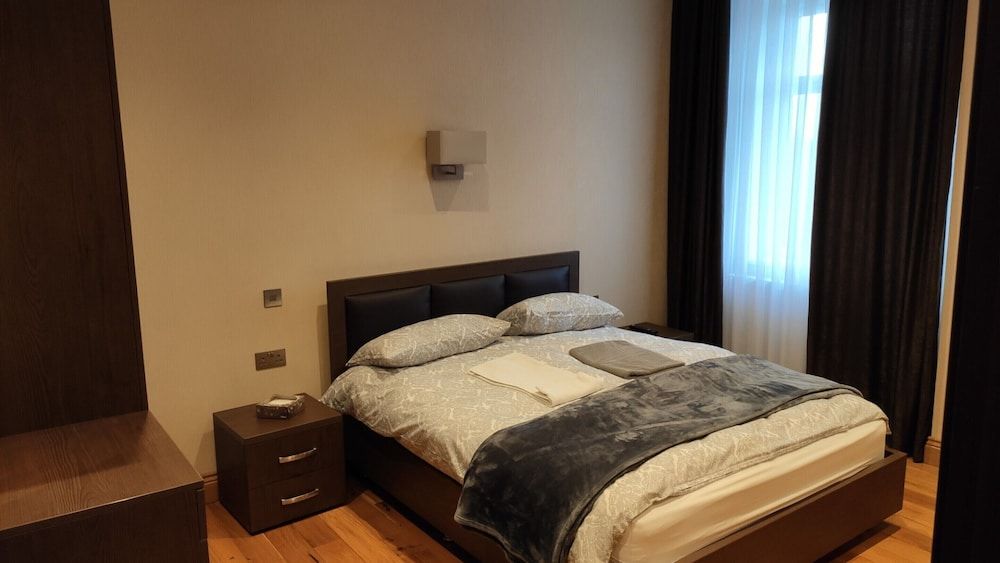 undefined OYO The Kilburn Arms 8