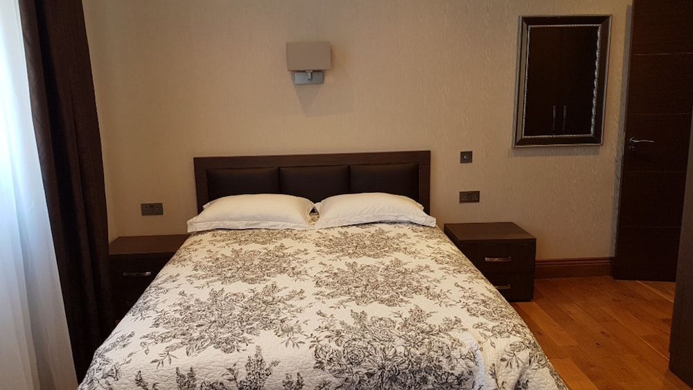 undefined OYO The Kilburn Arms 3