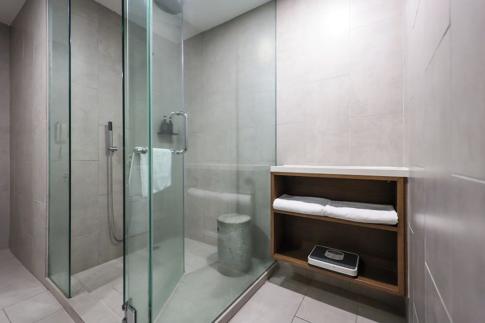 Alia Premier KLCC Superior Twin Room 6