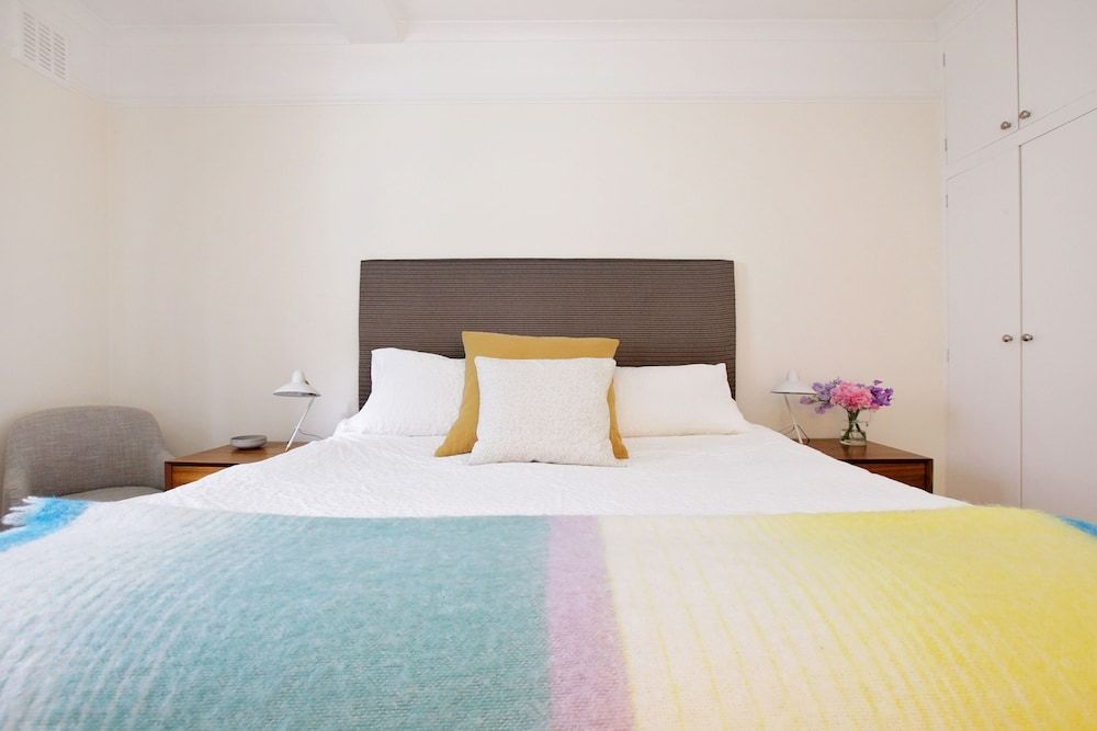 Quiet Historic Mews- Hyde Park Three-Bedroom Apartment 11