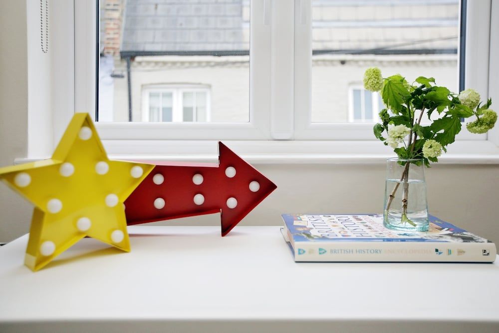 Quiet Historic Mews- Hyde Park Three-Bedroom Apartment 29