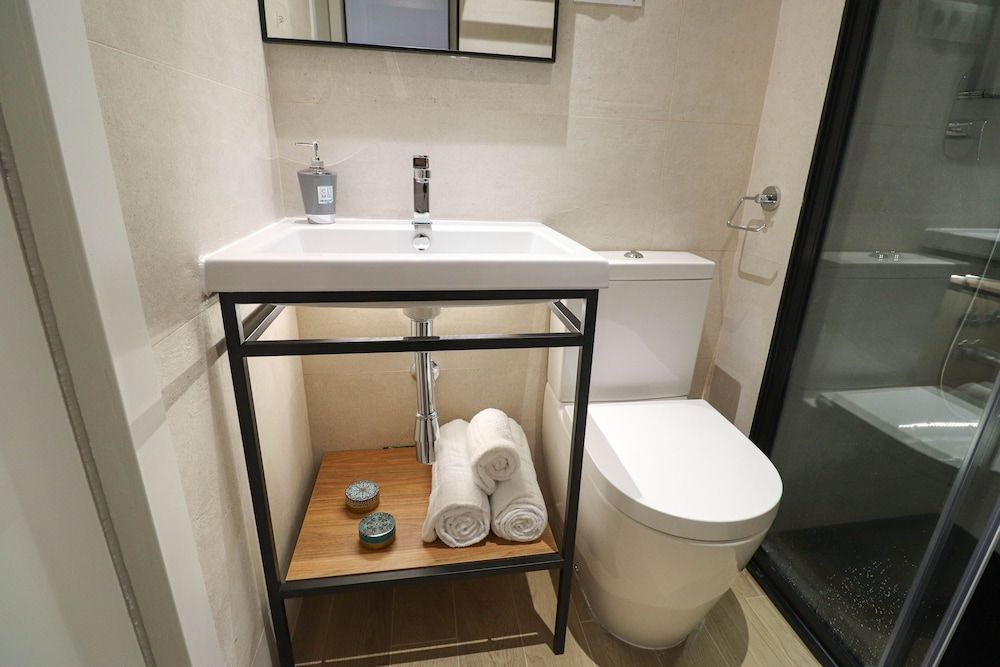 CIELO Madrid Studios Comfort Studio, City View 13