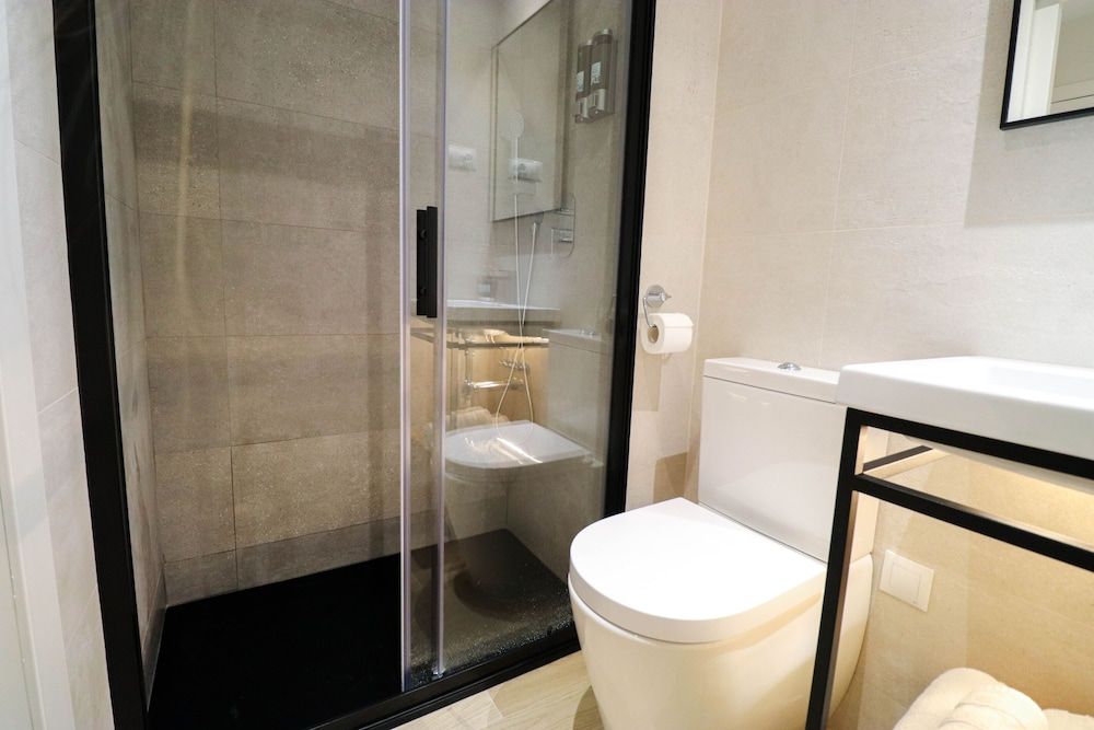 CIELO Madrid Studios Comfort Studio, City View 10