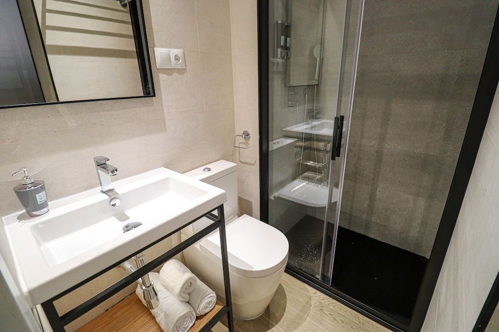 CIELO Madrid Studios Comfort Studio, City View 12