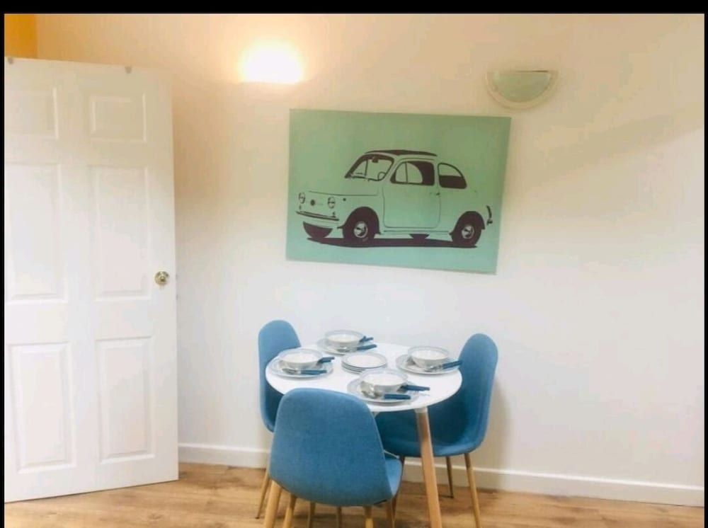 undefined Forset Court 4