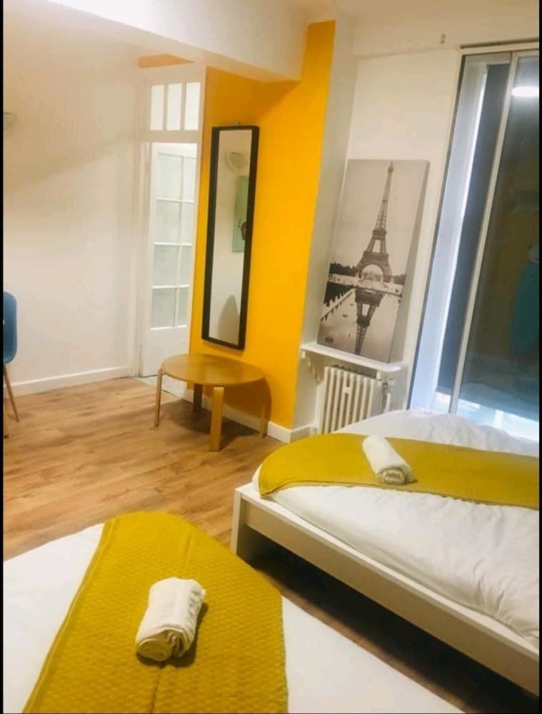 undefined Forset Court 3