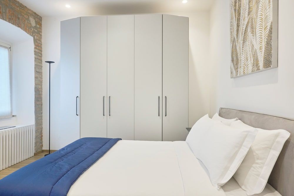 3 BR Montenapoleone (Via Montenapoleone 22)