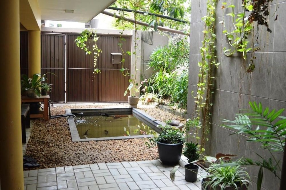 undefined Drop Inn Colombo 3