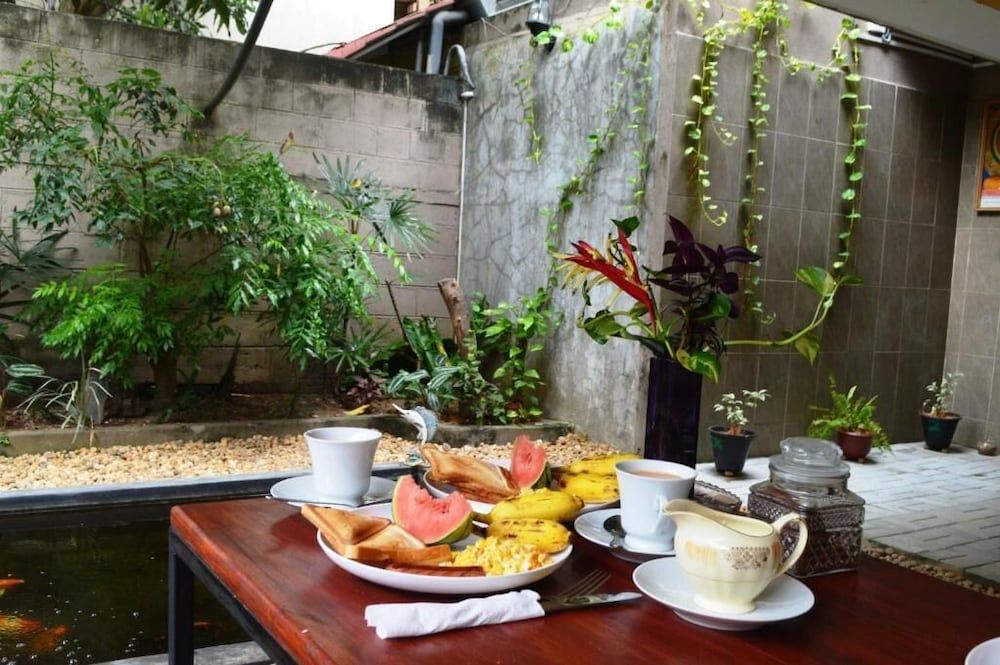 undefined Drop Inn Colombo 10